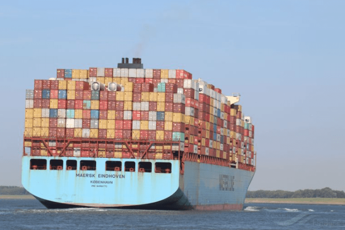 Maersk Eindhoven mất hàng trăm container ở Thái Bình Dương