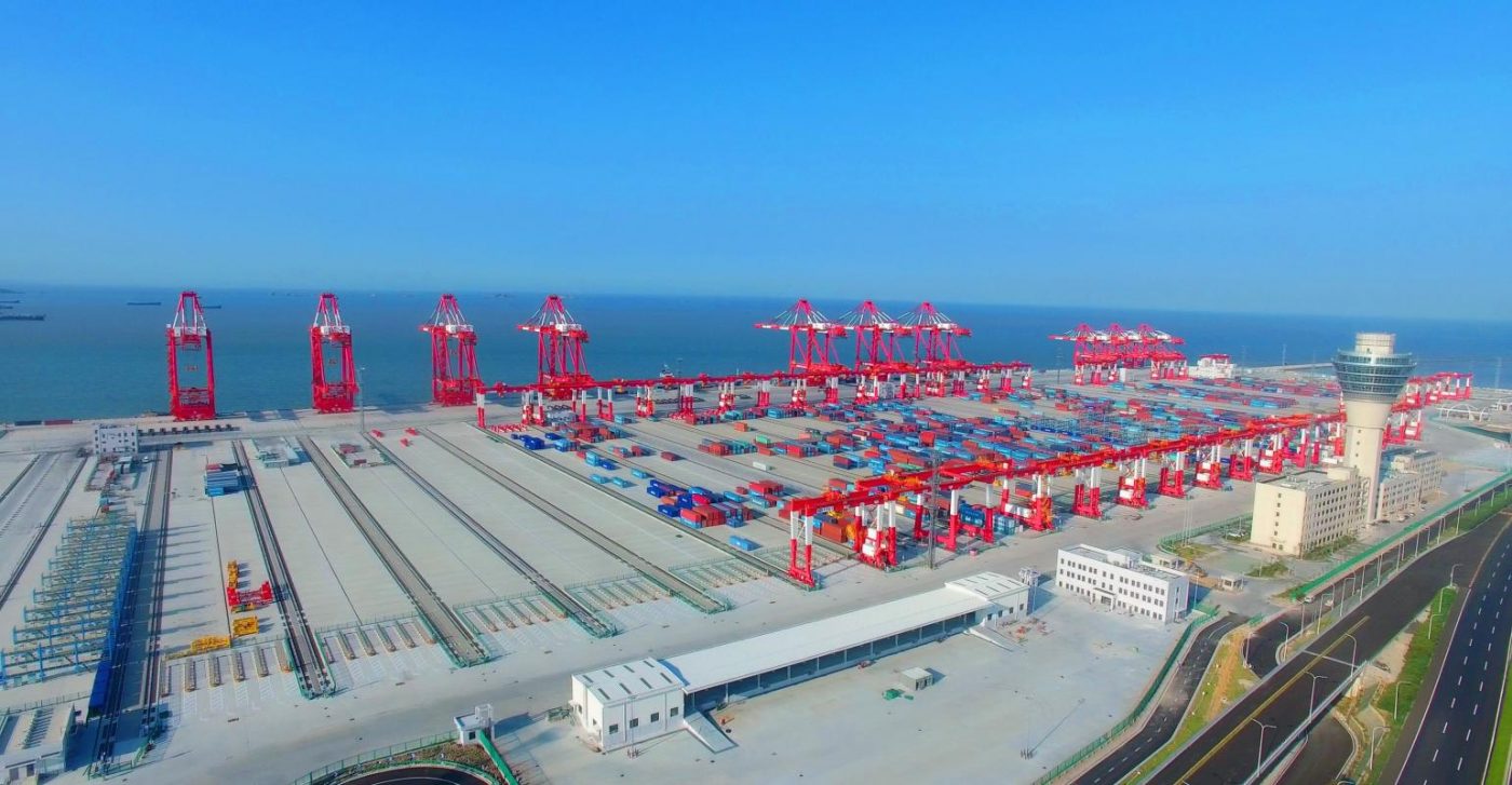Trung Quốc tìm cách tăng tốc nền kinh tế xanh bao gồm vận tải biển và cảng