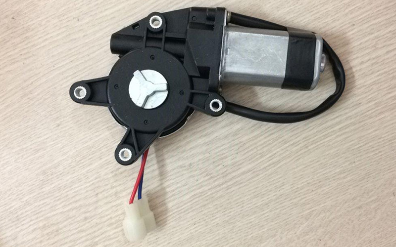 Thủ tục nhập khẩu motor lên xuống kính