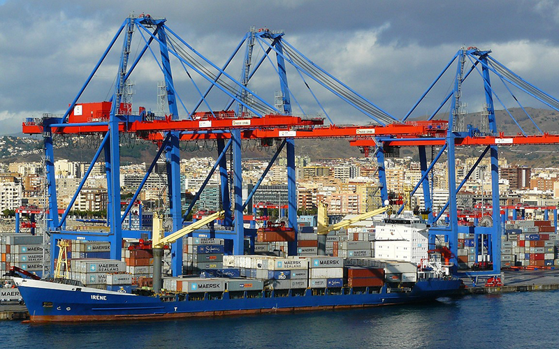 kiến nghị về phí điều chỉnh giá sàn dịch vụ bốc xếp dỡ container giữa tàu vào bãi cảng